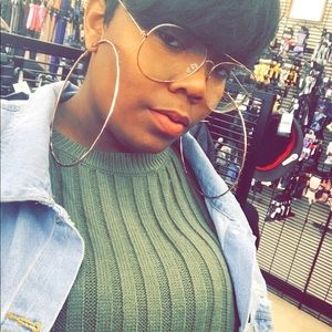 Meet your Posher, Khadijah